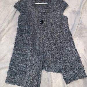 Short sleeve sweater